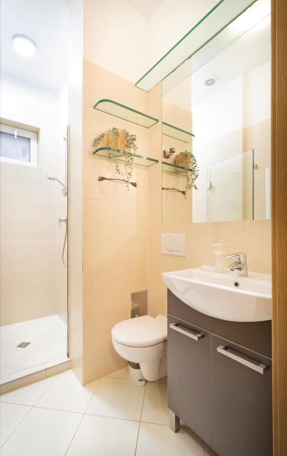 Castle View Krasinskiego Avenue Apartment